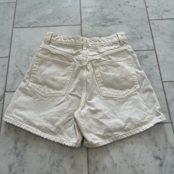 Zara Off-White Denim Shorts. Little stain on back pocket. - Picture 2 of 5